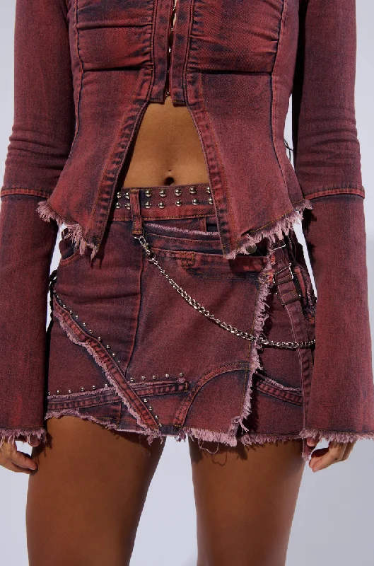 PULL A LOOK DISTRESSED MINI SKIRT IN RED