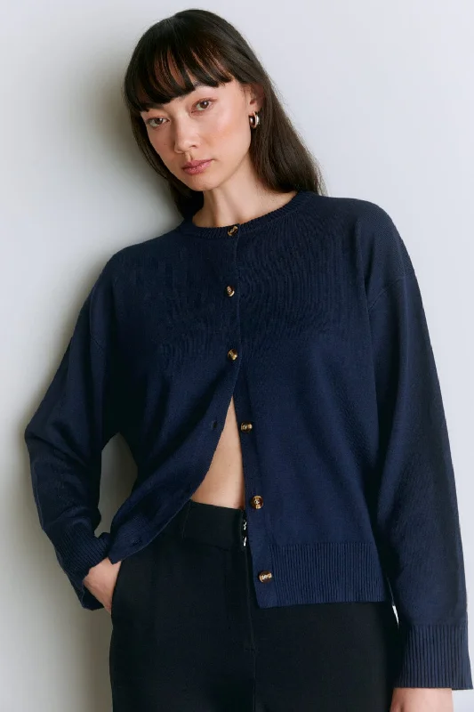 Weekend - cardigan for relaxed outings -Classic Knit Cardigan