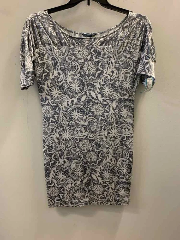 White Dresses for Pure Look -BANANA REPUBLIC Dresses and Skirts Size XS GRY/WHT Floral Dress