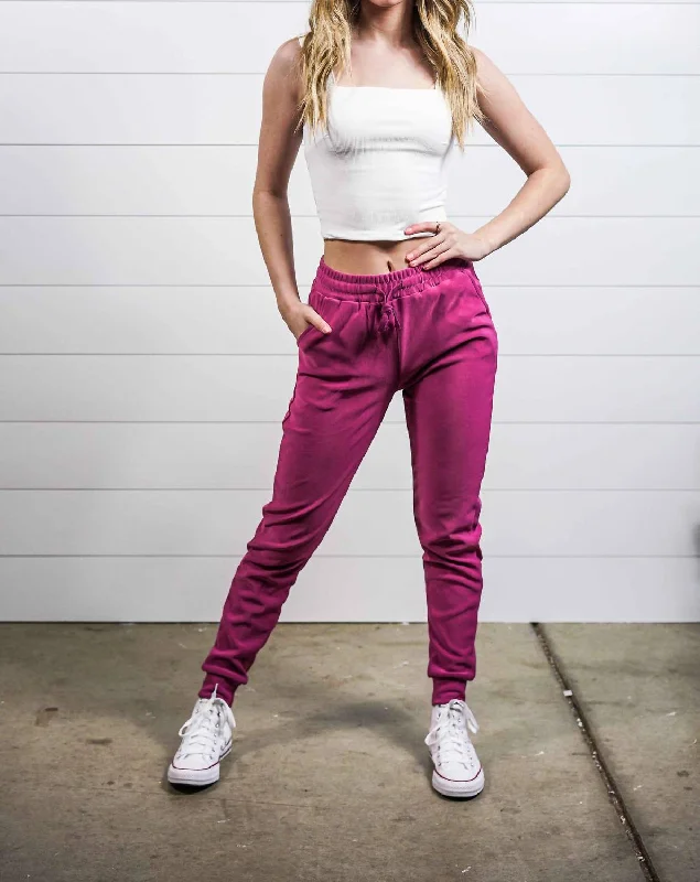 Elegant tight trousers for women with high-quality wool fabric for refined look -Women's Joggers In Raspberry