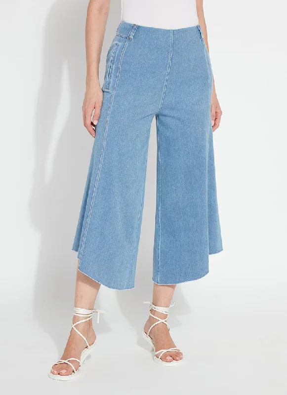 Form-fitting tight trousers for women with slimming effect and flattering cut -Echo Denim Culottes (23" Inseam)